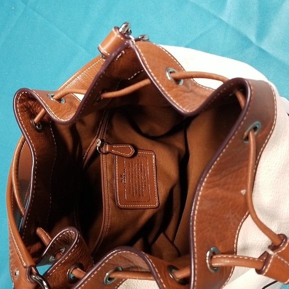 Leather bucket bag with drawstring - Picture 6 of 11